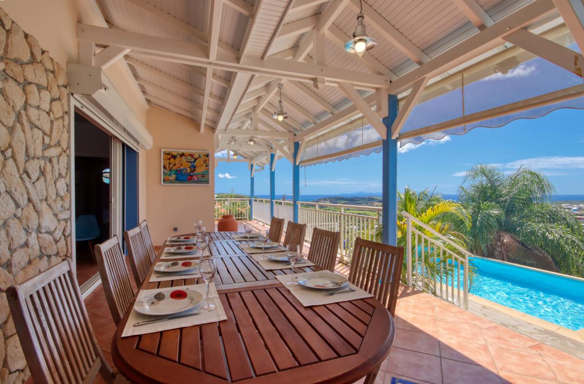 terrasse location de villa martinique vue mer piscine